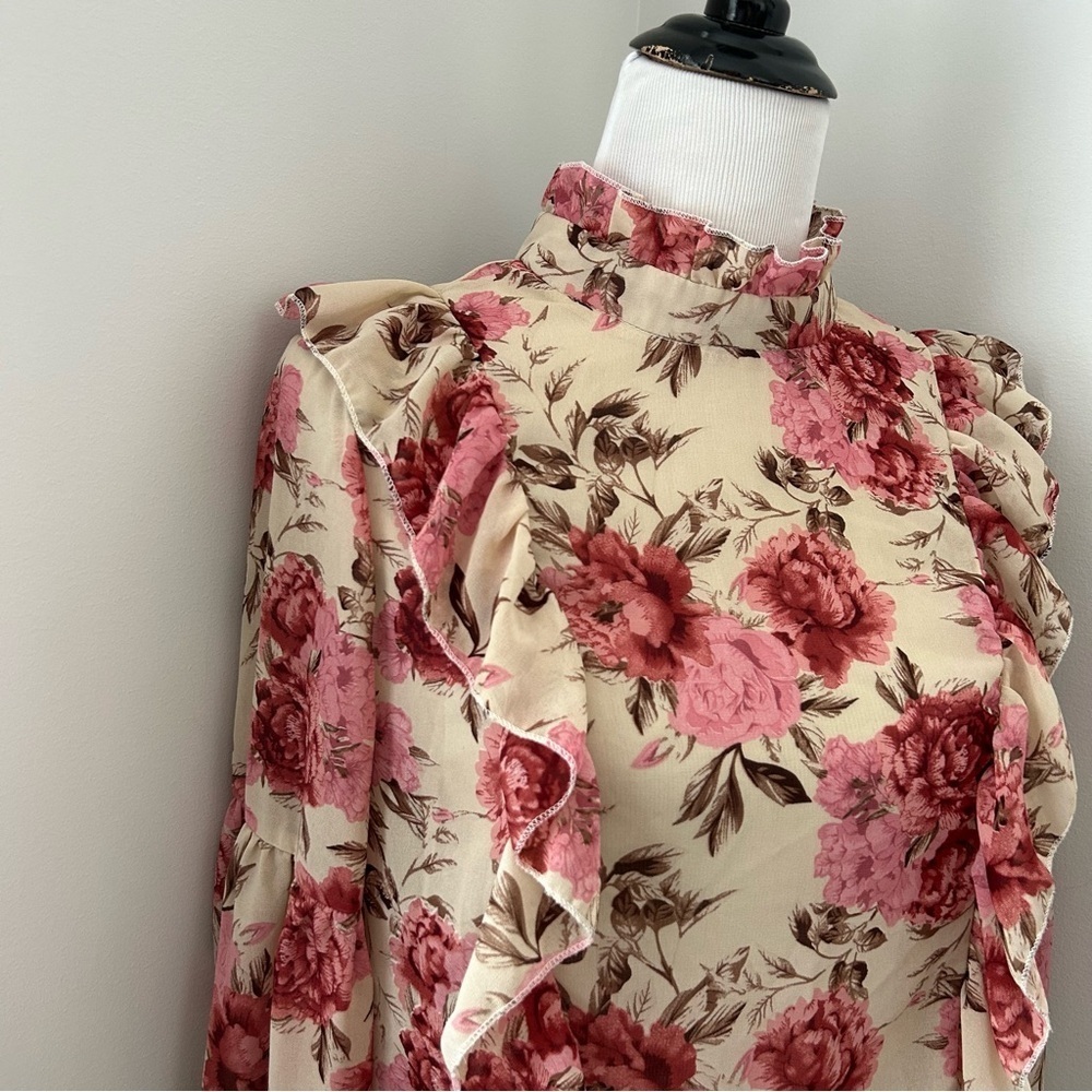 Floral Ruffle Blouse - Picture 3 of 7
